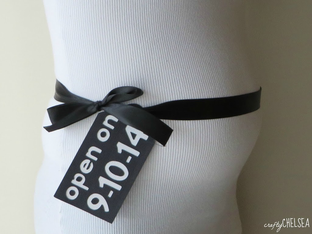 Cute and Easy Ways to Announce a Pregnancy: Some quick, simple picture ideas for pregnancy announcements that anyone can do! Cute and Easy Ways to Announce a Pregnancy: Some quick, simple picture ideas for pregnancy announcements that anyone can do!