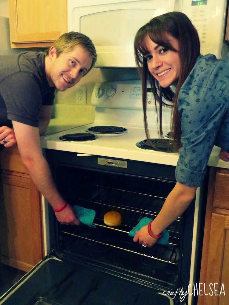 Cute and Easy Ways to Announce a Pregnancy: Some quick, simple picture ideas for pregnancy announcements that anyone can do! Cute and Easy Ways to Announce a Pregnancy: Some quick, simple picture ideas for pregnancy announcements that anyone can do!
