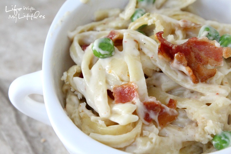 Fired-Up Fettuccine Carbonara Bake: With bacon, pepper-jack cheese, and peas, it's one of those easy pasta recipes you can't help but make over and over! 