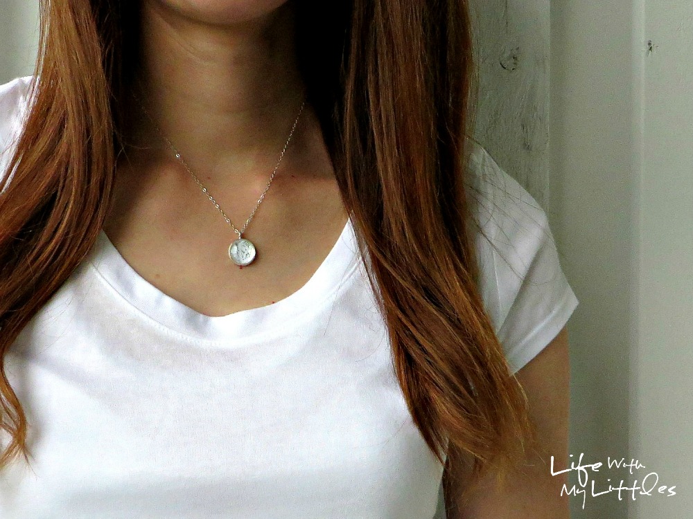 DIY Wedding Dress Necklace Tutorial: Use a tiny piece of your wedding dress to make this quick and easy pendant. Looks gorgeous and a great thing to do with your dress after the wedding! DIY wedding dress necklace tutorial that shows you how to use a tiny piece of your wedding dress to make a quick and easy pendant. Looks gorgeous and a great thing to do with your dress after the wedding!