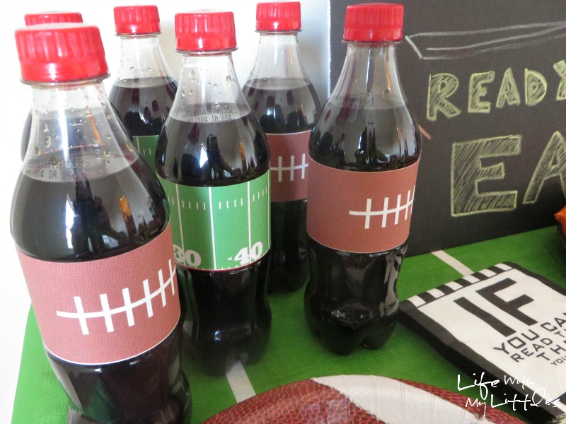Dress up your Coca-Cola bottles with these free football bottle sleeve printables! Plus some great ideas for your game day food table!