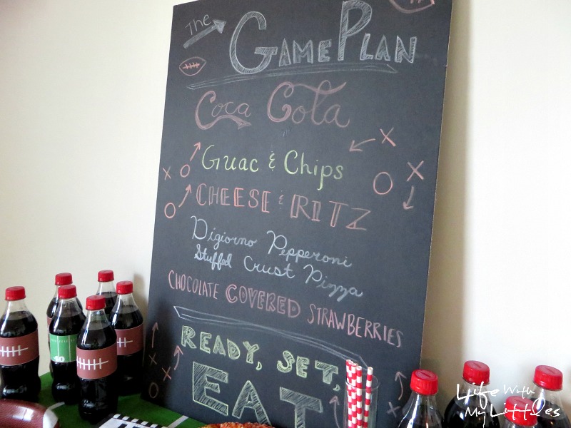 Dress up your Coca-Cola bottles with these free football bottle sleeve printables! Plus some great ideas for your game day food table! Dress up your Coca-Cola bottles with these free football bottle sleeve printables! Plus some great ideas for your game day food table!