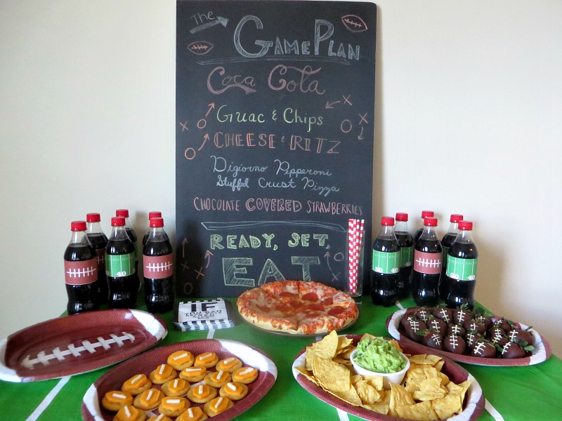 Dress up your Coca-Cola bottles with these free football bottle sleeve printables! Plus some great ideas for your game day food table!