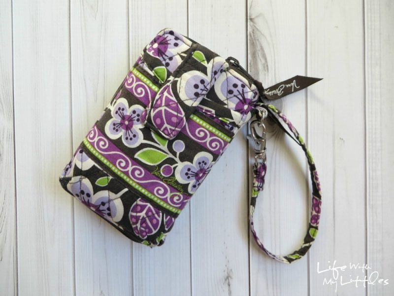 Diaper bag essentials for the first six months. What to put in your diaper bag for babies 0-6 months old! Diaper bag essentials for the first six months. What to put in your diaper bag for babies 0-6 months old!
