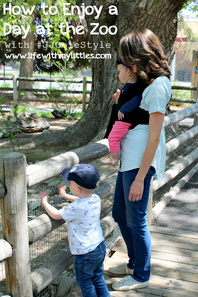 How to enjoy a day at the zoo. Tips on what to bring to the zoo with little kids to make it the best, featuring #JJColeStyle!