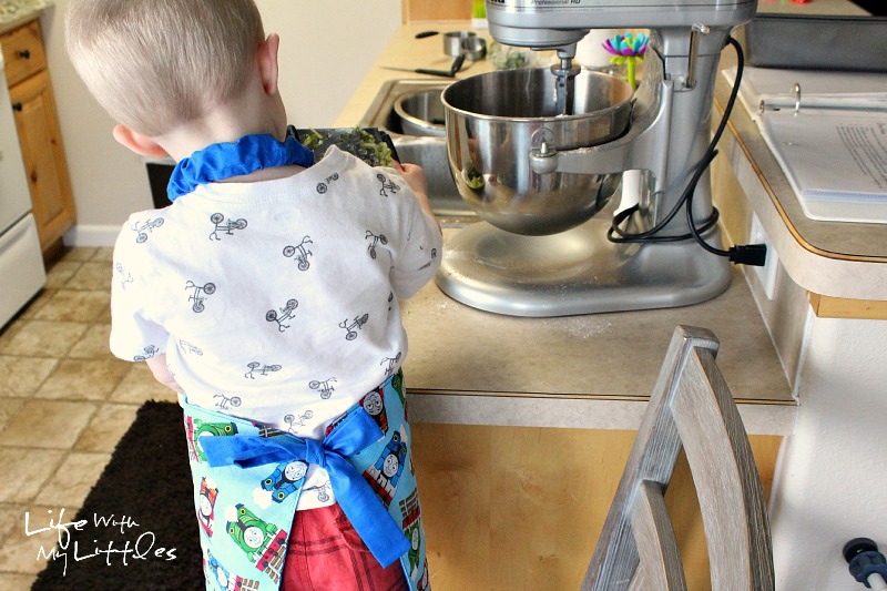 Tips for cooking with a toddler. How to cook with a toddler to make it fun, easy, and safe for both of you!