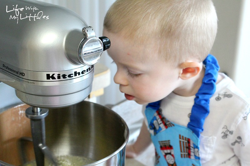 Tips for cooking with a toddler. How to cook with a toddler to make it fun, easy, and safe for both of you!