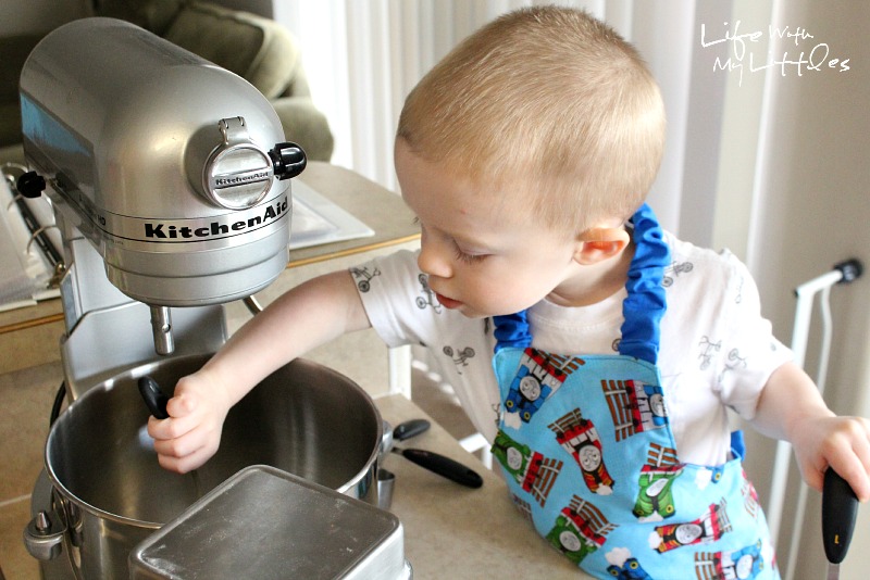 Tips for cooking with a toddler. How to cook with a toddler to make it fun, easy, and safe for both of you!