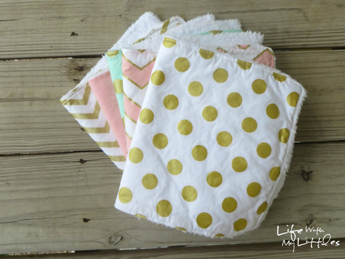 This is the easiest tutorial for a burp rag you could make! Only three steps, and they are the best DIY burp rags!! Great for easy baby gifts, too.